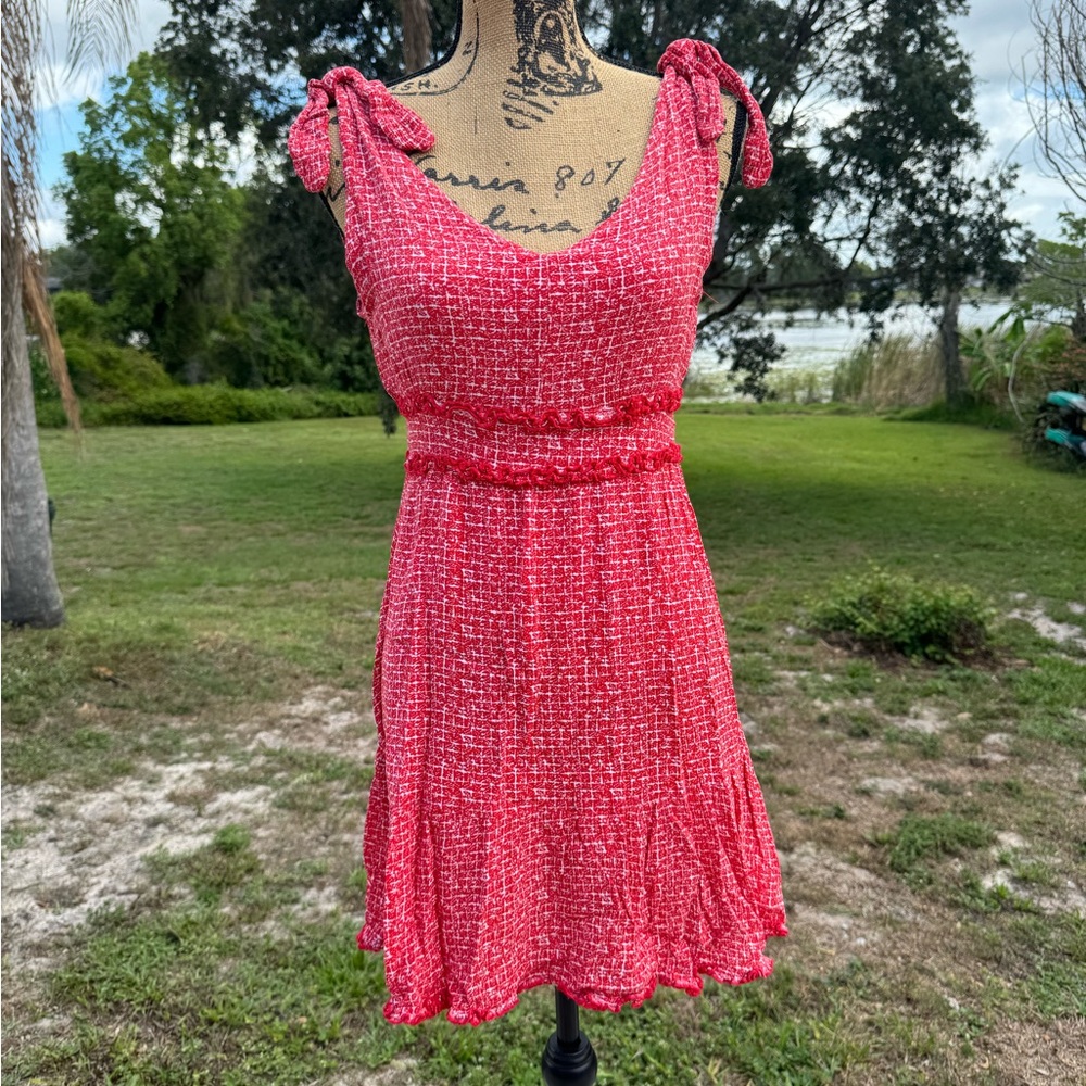 NWOT Shinestar Mini Red Pattern Dress VNeck Size Medium